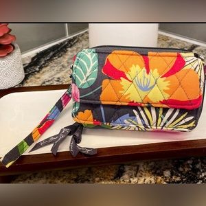 NEW Vera Bradley Quilted Wristlet